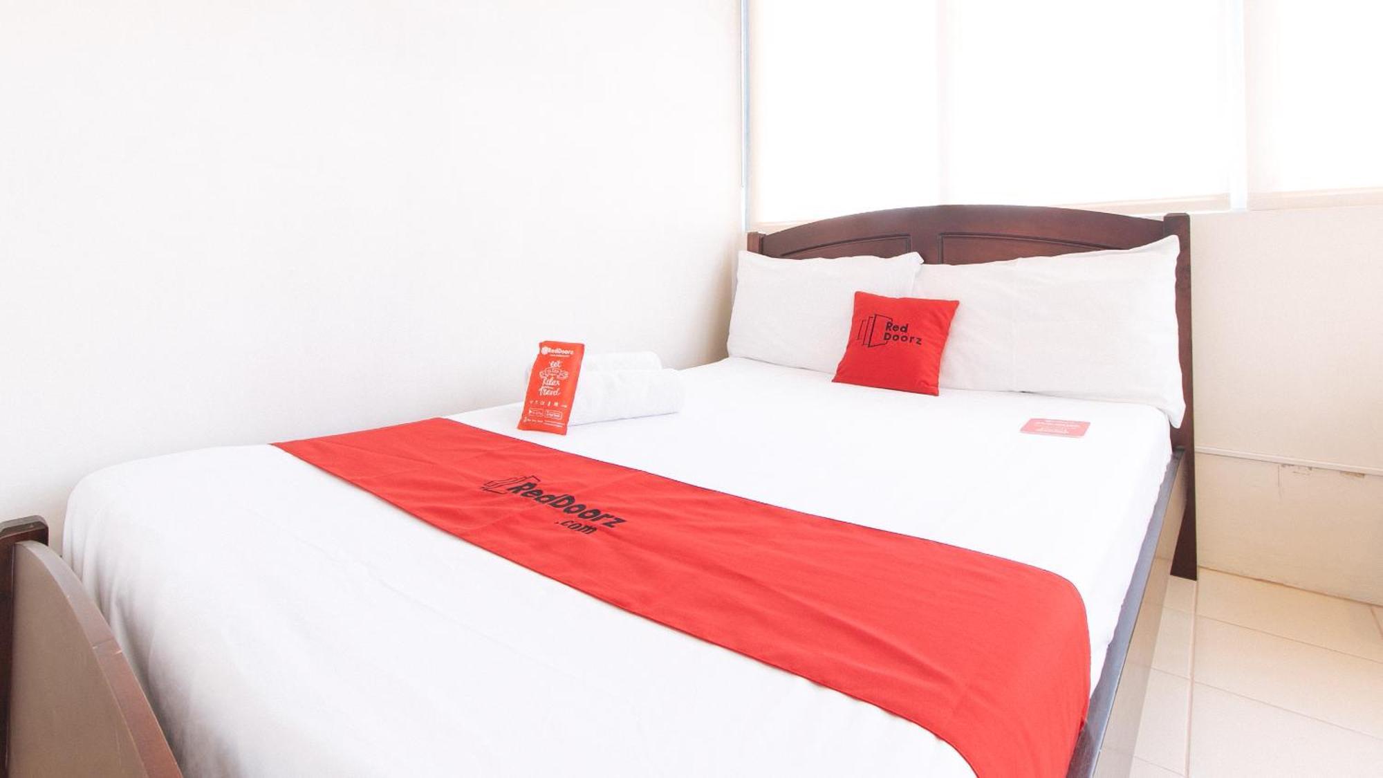 Reddoorz Plus @ E Rodriguez Corner Banawe Quezon City Exteriör bild