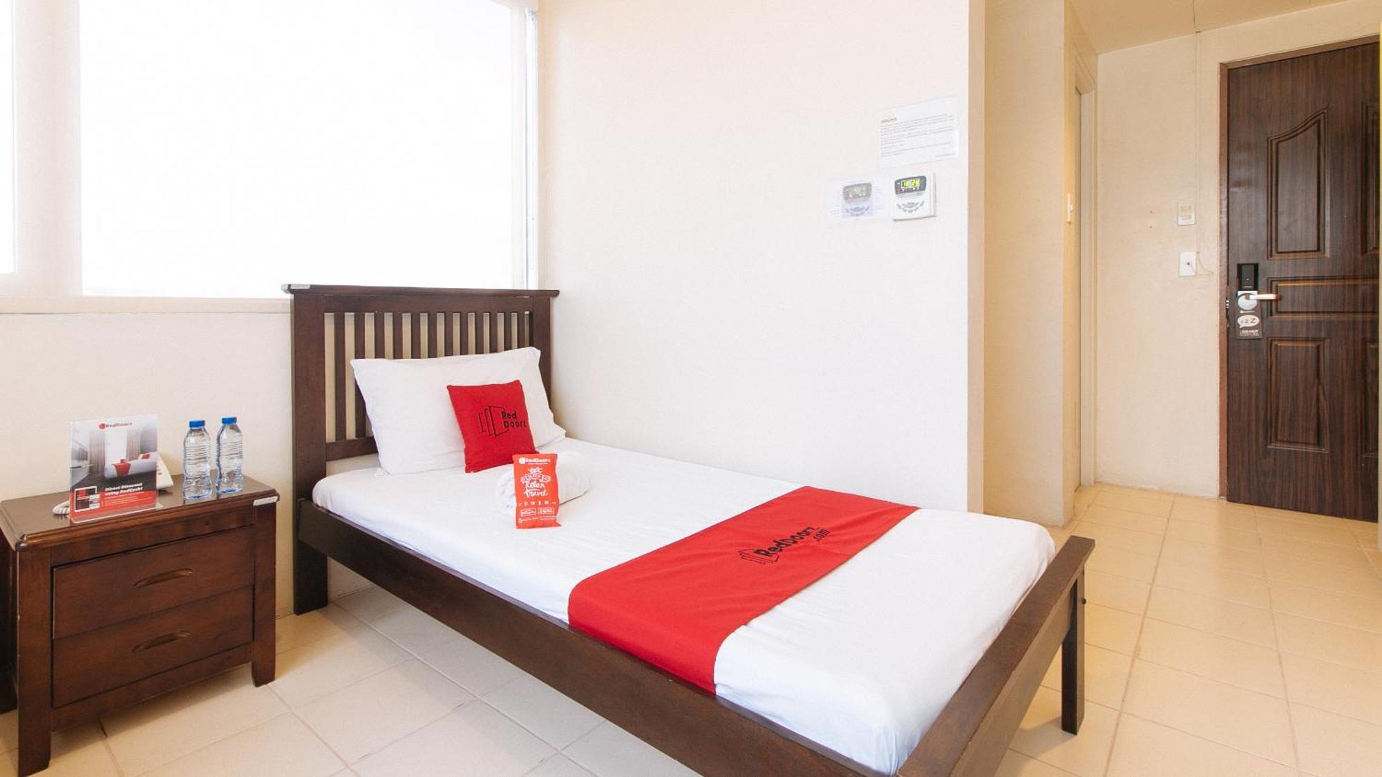 Reddoorz Plus @ E Rodriguez Corner Banawe Quezon City Exteriör bild