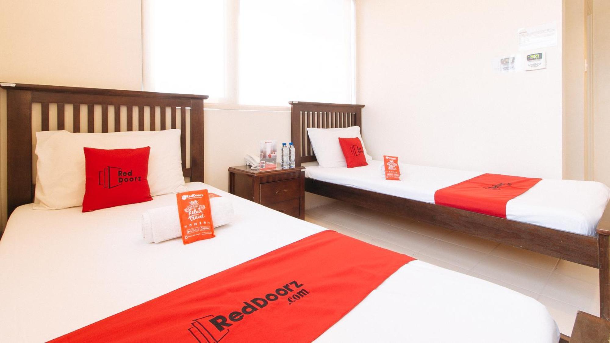 Reddoorz Plus @ E Rodriguez Corner Banawe Quezon City Exteriör bild
