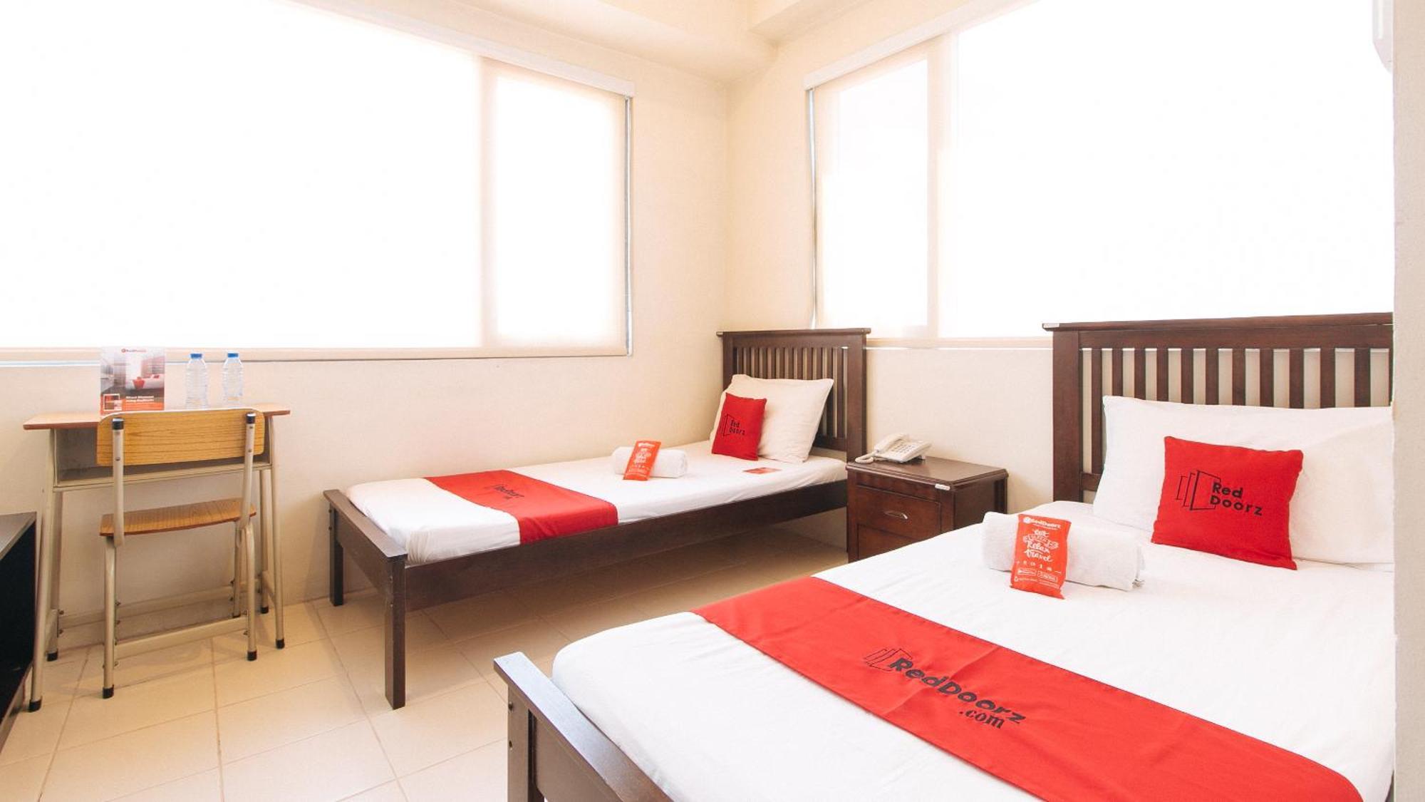 Reddoorz Plus @ E Rodriguez Corner Banawe Quezon City Exteriör bild